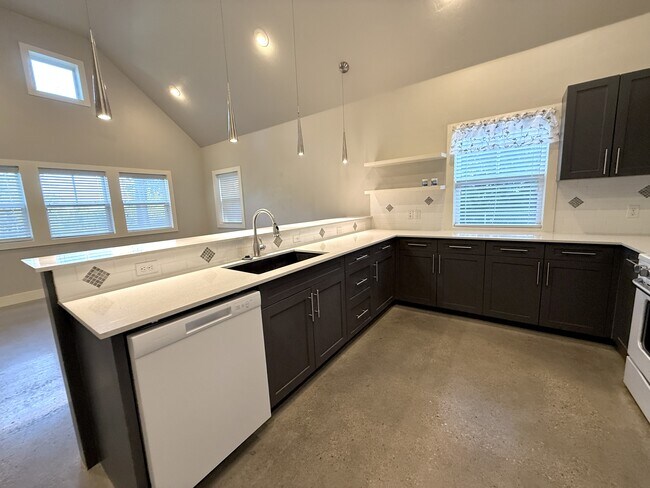 Building Photo - 529 K St SW