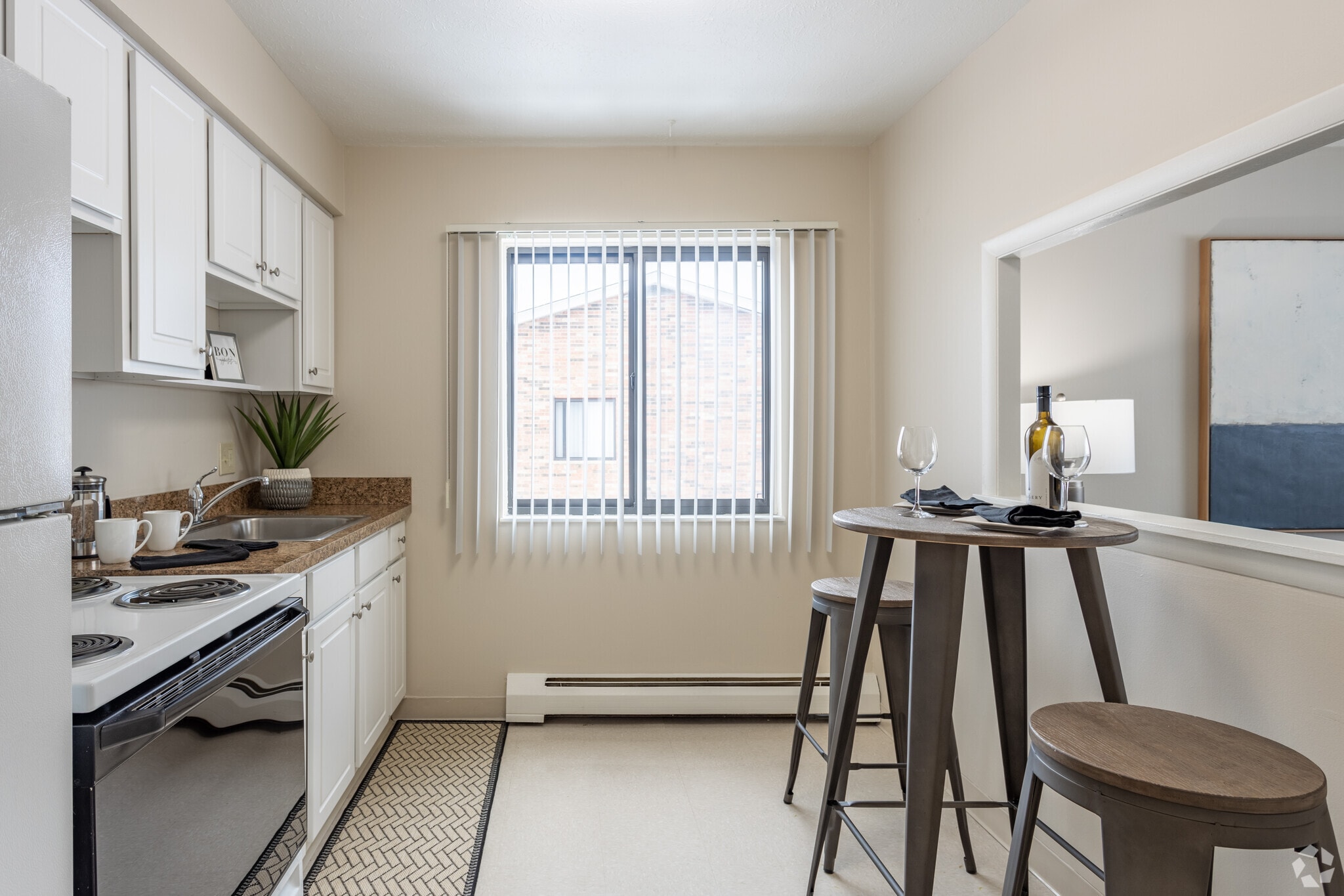 Manor Park Apartments – photo 1 of 18