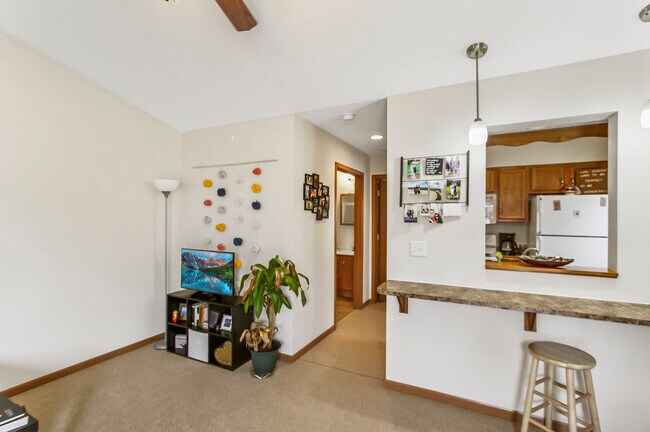 Building Photo - 1301 Garfield Ave
