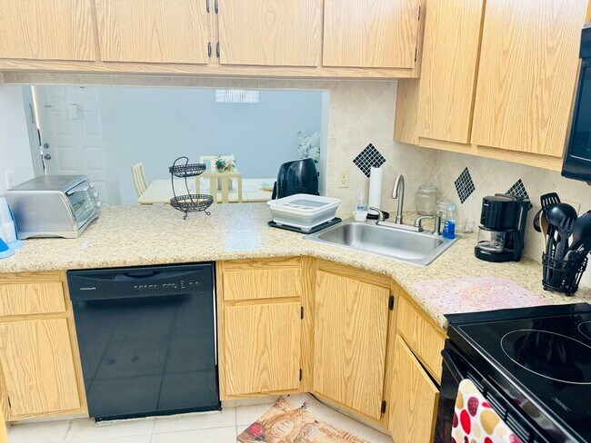 Foto del edificio - 819 Sky Pine Way