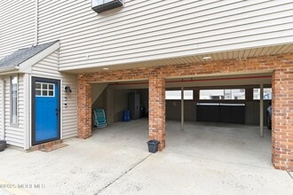 Building Photo - 132 Sampson Ave