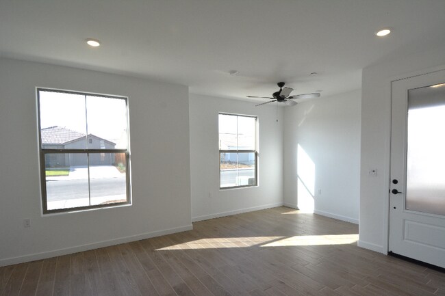 Foto del edificio - 7414 Lemon Mdw Pl