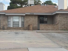 Building Photo - 1926 Estrada Dr