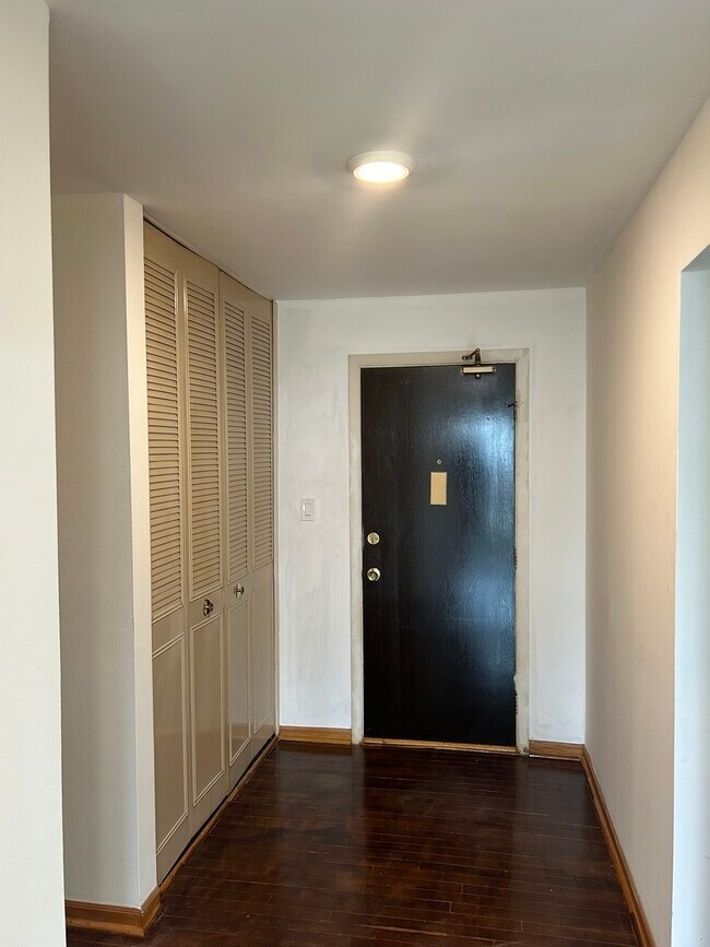 Building Photo - 9209 Bumblebee Dr