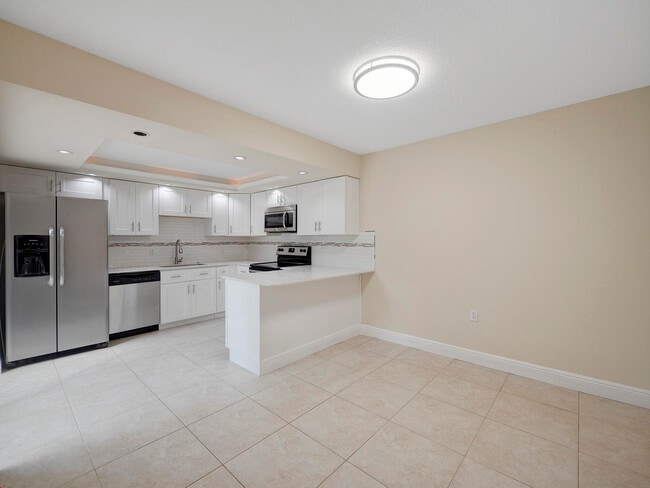 Building Photo - 2214 22nd Ln