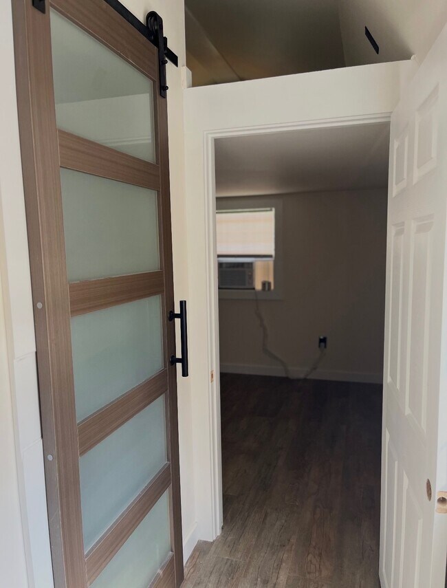 Foto del edificio - Private 1-Bedroom Cottage