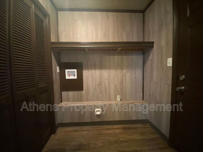 Foto del edificio - 1083 Kings Mill Run N
