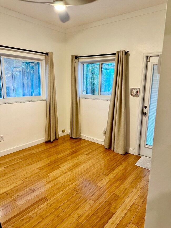 Foto del edificio - 733 NW 30th Ct