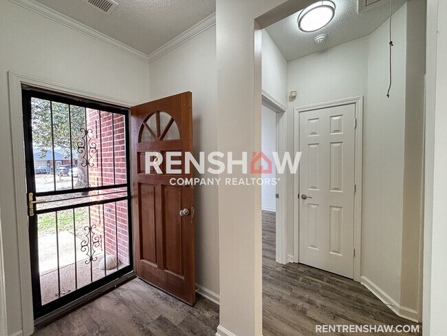 Foto del edificio - 2512 Courtney Dr