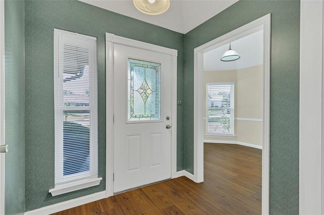 Foto del edificio - 1403 Bogard Ln
