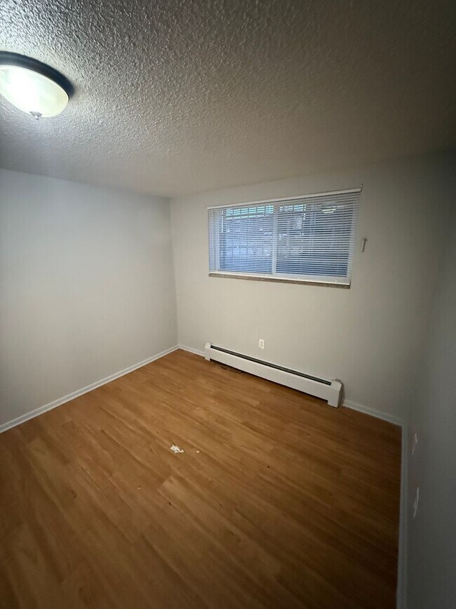 Building Photo - 1 bed, 1 bath Apartment in Aurora!