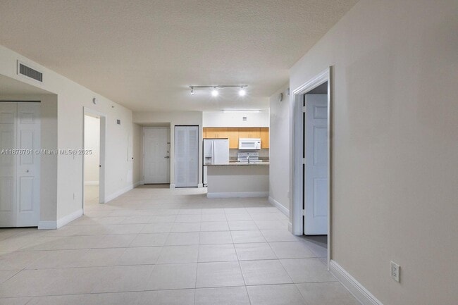 Foto del edificio - 2350 SW 27th Ave