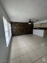 Building Photo - 714 S Lopez St