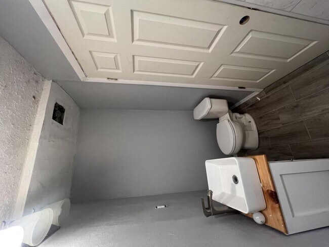 Foto del edificio - 63 S Davis St