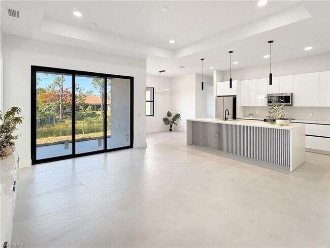 Foto del edificio - 2206 NE 35th Ln