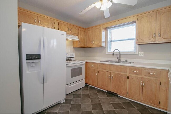 Foto del edificio - 1808 Harbor Dr