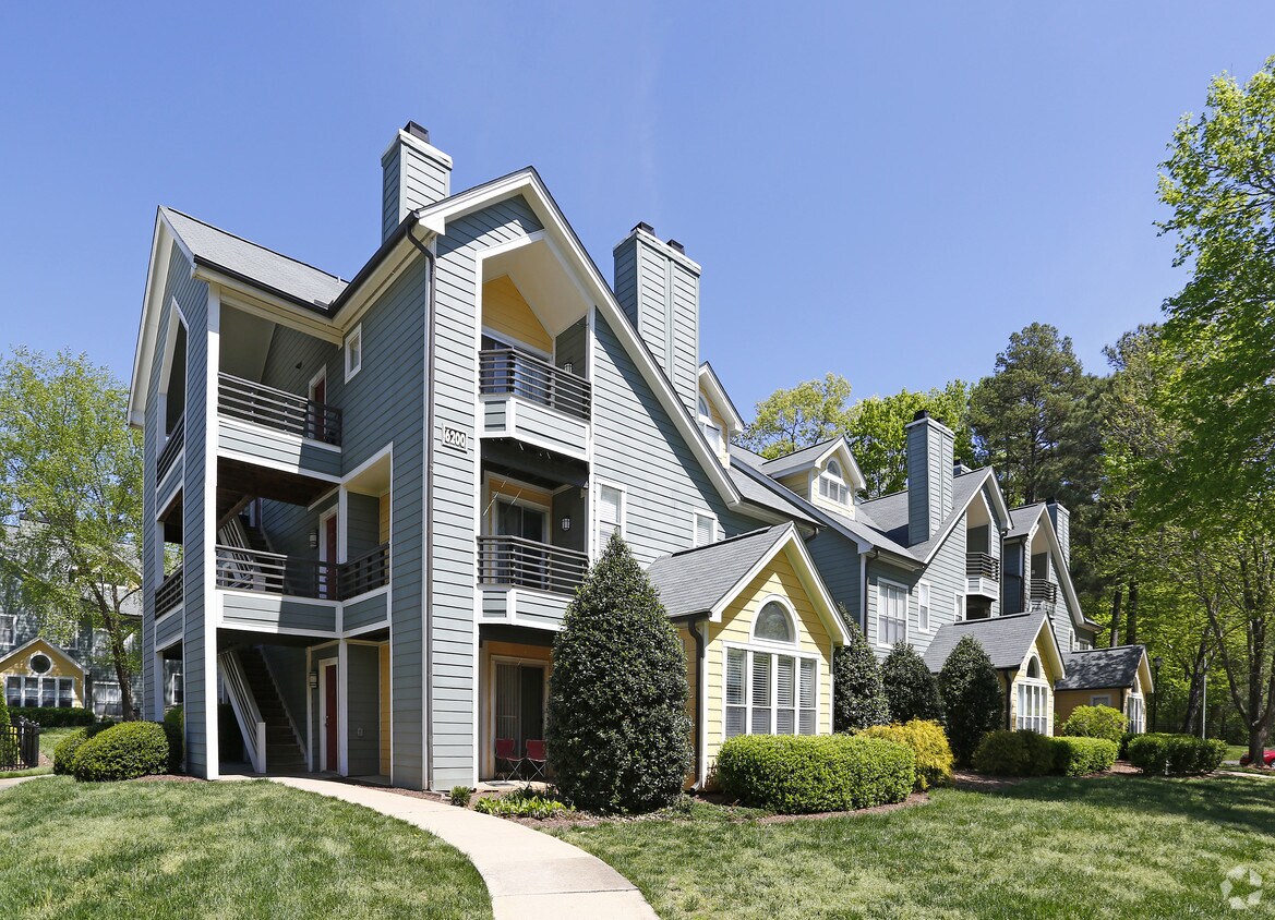 Regency Place Apartments in Raleigh, NC