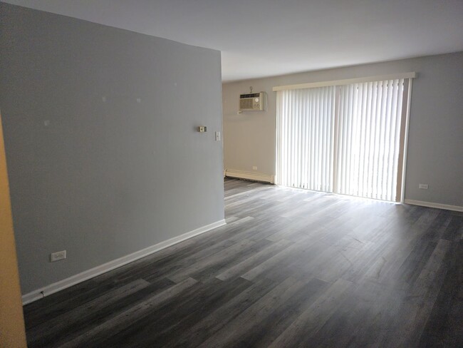 Building Photo - 38 W 65th St