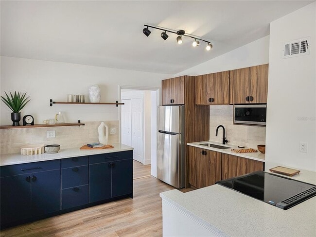 Building Photo - 1416 55th Ave N