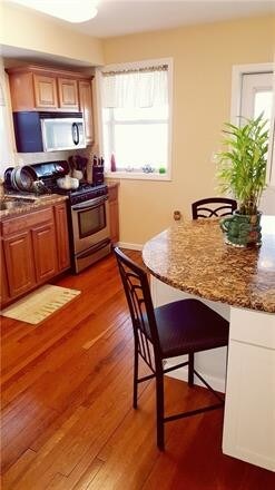 Foto del edificio - 586 Jacques St