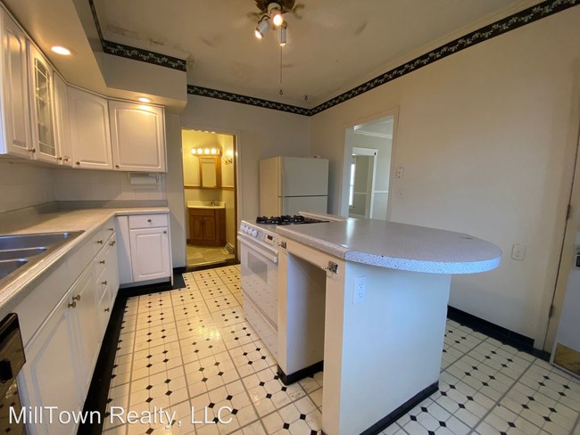 Building Photo - 1729 12th St