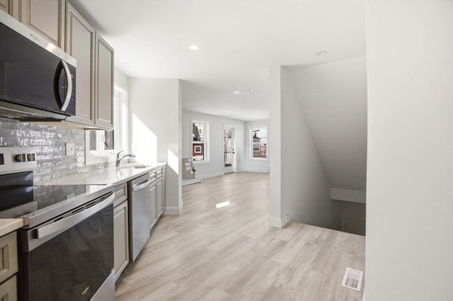 Photo - 23 Blake St House