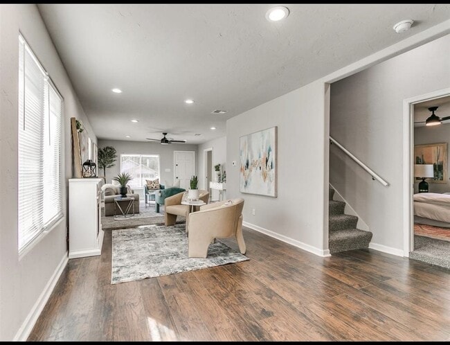 Building Photo - Beautifully remodeled home in Shawnee