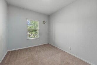 Building Photo - 8831 W Cres Lake Cir