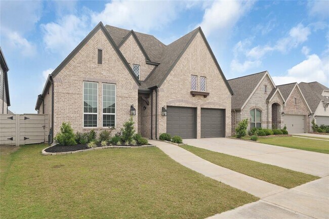 Building Photo - 5122 Walnut Grv Ln