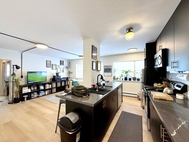 Building Photo - 111 Craydon Rd