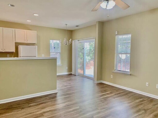 Building Photo - 15457 Tully House Ct
