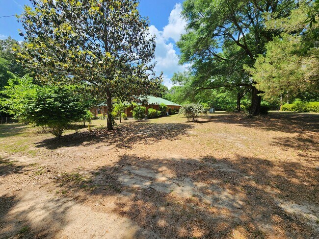 Foto del edificio - 3695 Iris Rd