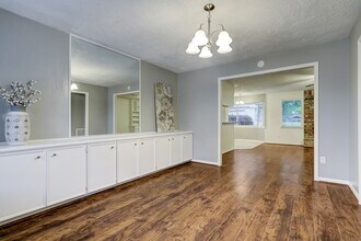 Building Photo - 12346 Huntington Venture Dr