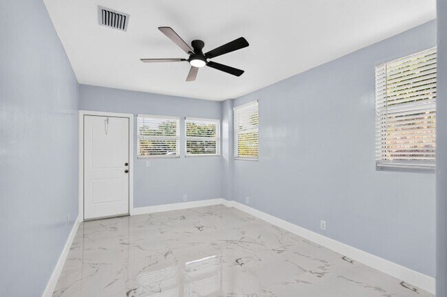 Foto del edificio - 1531 NE 33rd St