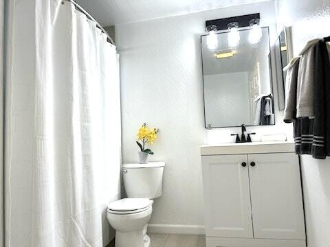 Foto del edificio - 5590 Shasta Ln