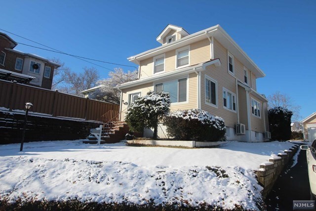 Primary Photo - 705 Prospect Ave