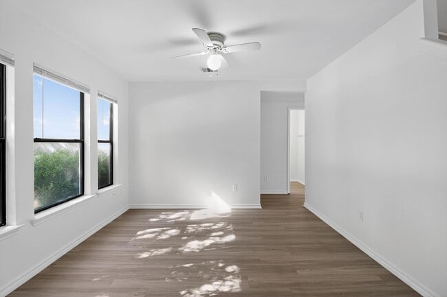 Building Photo - 1200 Keeshond Pl