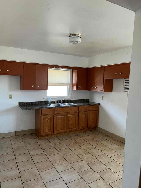 Building Photo - 6052-6054 N 62nd St
