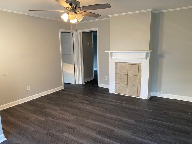Foto del edificio - MOVE-IN READY!