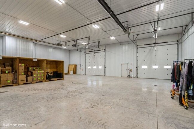 Building Photo - $2,000 | Large Commercial Warehouse Bay For Lease | Available November 1st, 2026