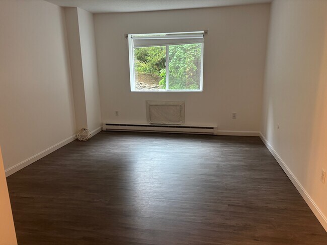 Foto del edificio - 491 W Central St