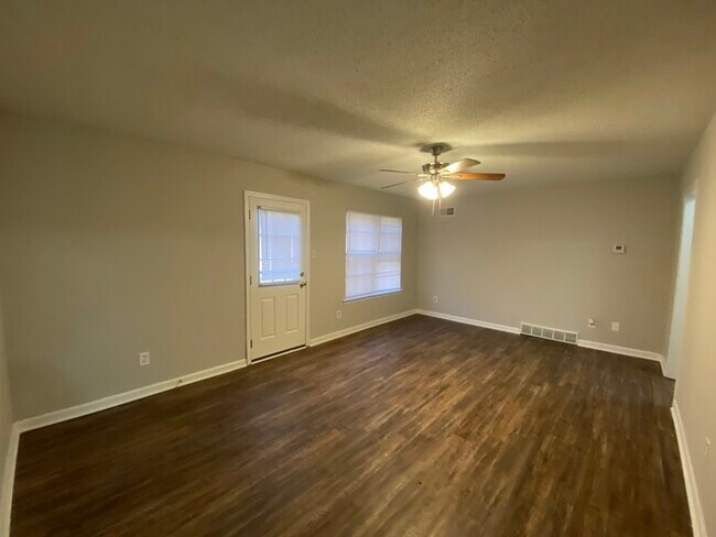 Foto del edificio - 4034 Winding Hill Cove