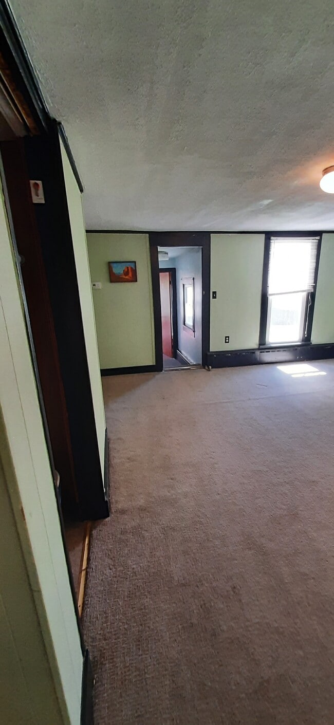 228 Meadville St, Edinboro, PA 16412 House for Rent in Edinboro, PA