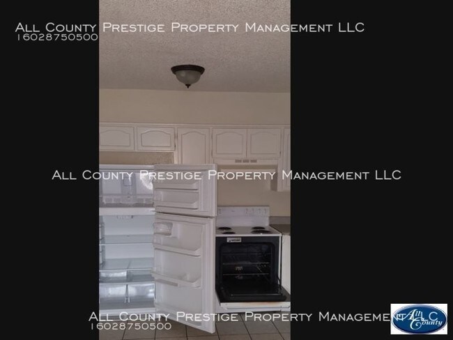 Building Photo - 2615 E Greenway Rd