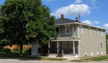 Building Photo - 724 E Lawrence St