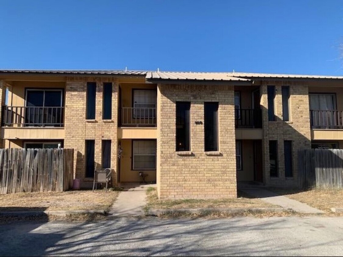 109 Shannon Cir, Del Rio, TX 78840 House Rental in Del Rio, TX