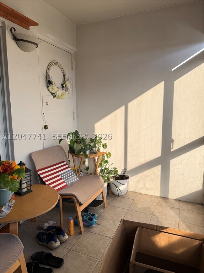 Foto del edificio - 120 Lakeview Dr