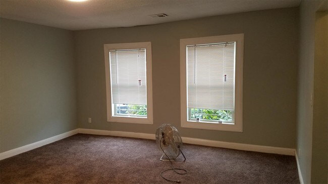 Foto del edificio - 2137 Rowan St