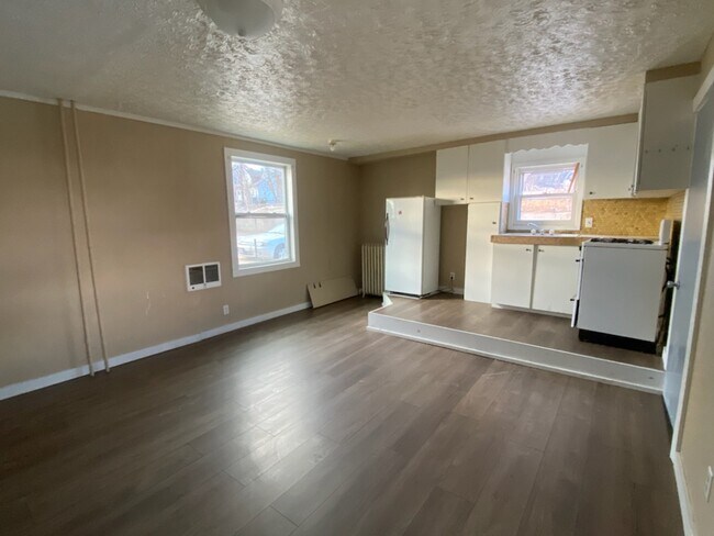 Building Photo - 418 17th St