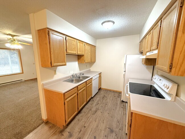 Foto del edificio - 343 Twin Oak Dr
